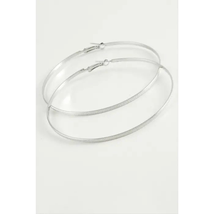 Noktalı Metal Halka Küpe 8-10 cm