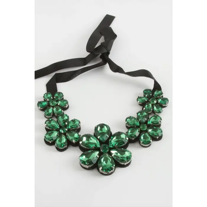 Papatya Taşlı Yaka Kolye