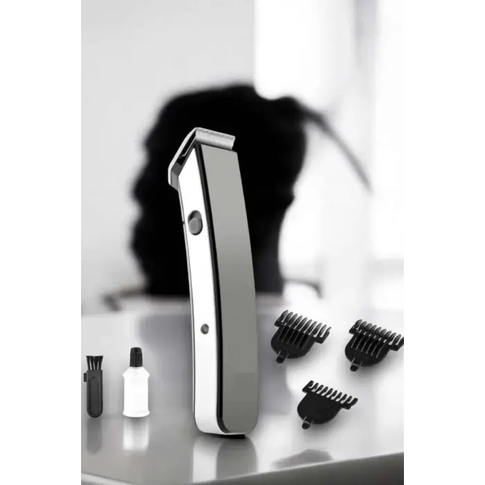 Paslanmaz Çelik Şarjlı Tıraş Makinesi Pratik ve Keskin Performans