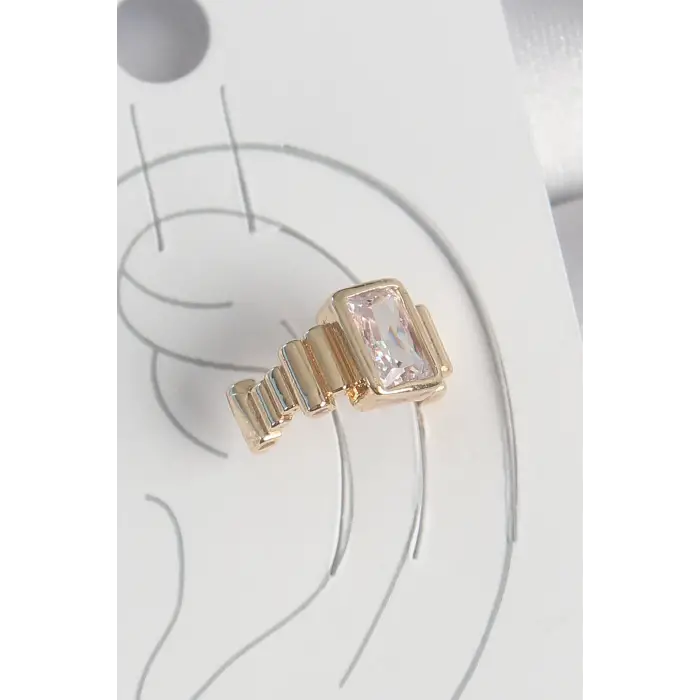 Pirinç Gold Renk Kare Zirkon Taşlı Kadın Kıkırdak Küpe