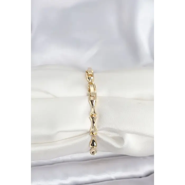 Pirinç Gold Renk VIP Seri Kemik Model Zirkon Taşlı Kadın Bileklik