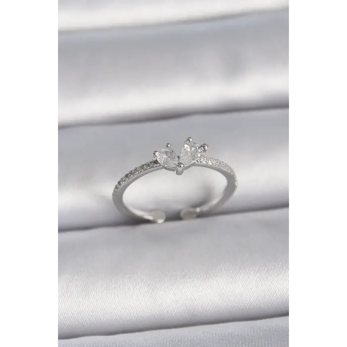 Pirinç Gümüş Renk Ayaralanabilir Zirkon Taşlı Kalp Model Kadın Yüzük