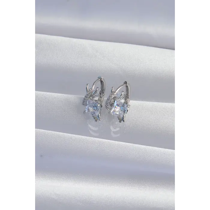 Pirinç Gümüş Renk İri Zirkon Taşlı Kıvrımlı Minimal Kelebekli Halka Küpe