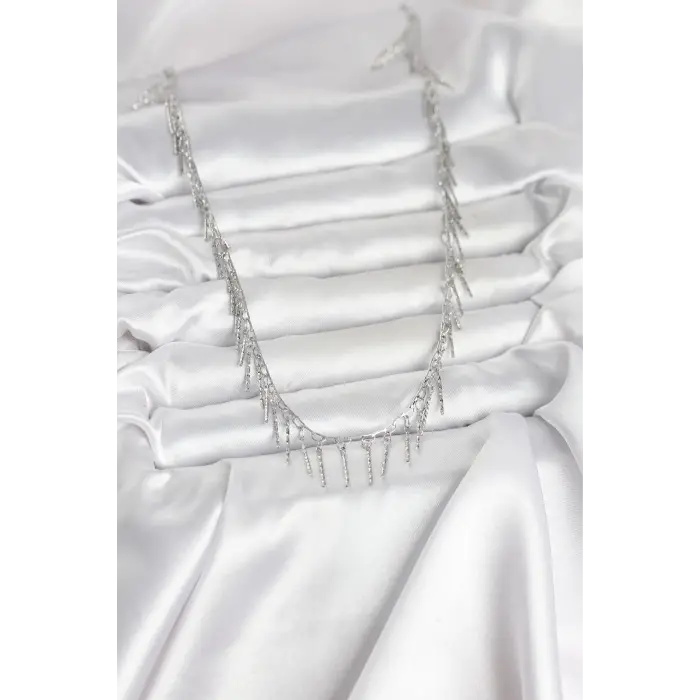 Pirinç Gümüş Renk Saçaklı Model Kadın Kolye