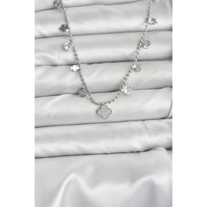 Pirinç Gümüş Renk Yonca Model Kadın Kolye