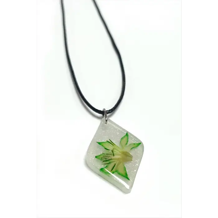 Tesbih Çiçeği Baklava Dilimli Epoksi Kolye