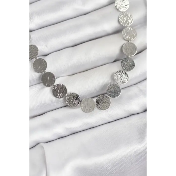 Yuvarlak Plaka Model Gümüş Renk Kadın Kolye