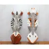 Ahşap Duvara Asmalı Maske Zebra