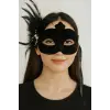 Siyah Renk Yandan Tüylü Süet Kaplama Beyaz İncili Parti Maskesi 18X15 cm