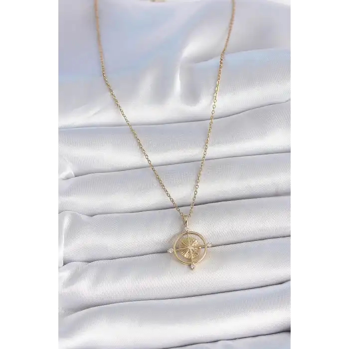 316L Çelik Gold Renk Zincir Zirkon Taşlı Pusula Model Kadın Kolye