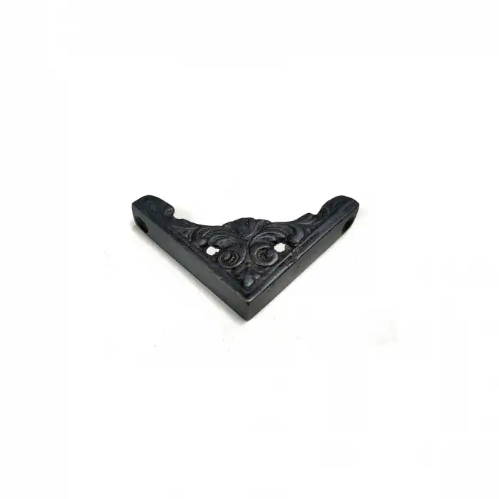 Antika Tarz Dekoratif Pirinç Köşe Süsü - 58x58 Mm, Oksit