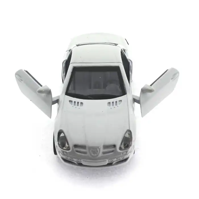 Çek Bırak Mercedes Benzeri Beyaz Metal Araba