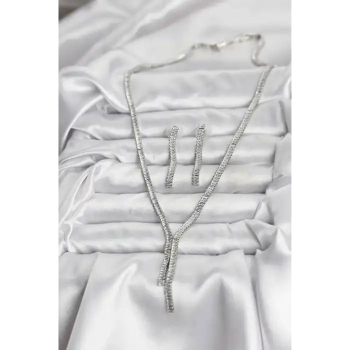 Gümüş Renk Baget Zirkon Taşlı Kadın Kolye Küpe Set