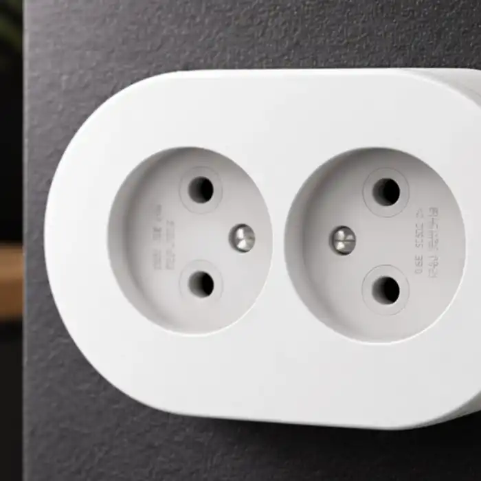 İkili Beyaz Topraklı Sıva Üstü Priz - Modern Elektrik Çiftli Priz