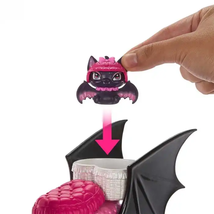JDR61 Monster High Vamptastic Scooter Draculaura