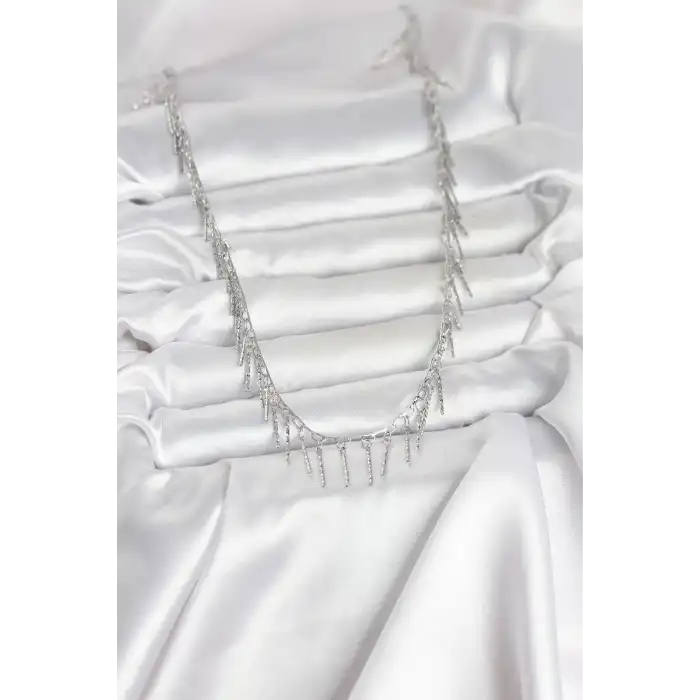 Pirinç Gümüş Renk Saçaklı Model Kadın Kolye