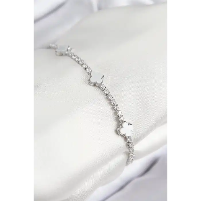 Pirinç Zirkon Taşlı Yonca Model Gümüş Renk Kadın Bileklik