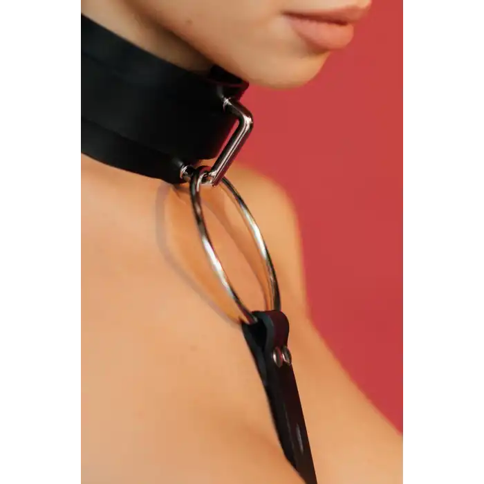 Siyah Boyun Tasmalı Kelepçeli Fantazi Harness Deri Fetiş Seti 1001