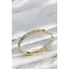 Gold Renk Pirinç Yonca Model Zirkon Taşlı Kadın Kelepçe Bileklik