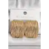 Pirinç Gold Renk İşlemeli Kare Plaka Model Kadın Küpe