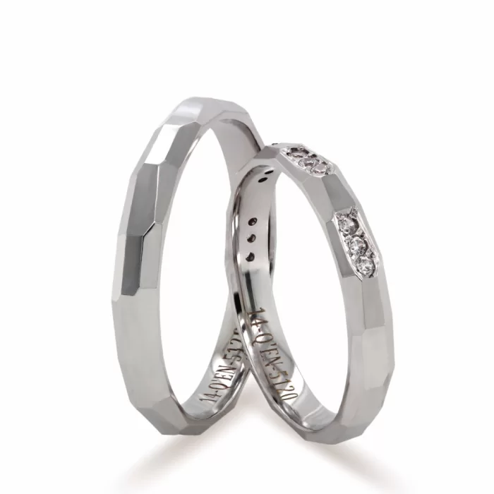White Gold Patterned Wedding Ring Set