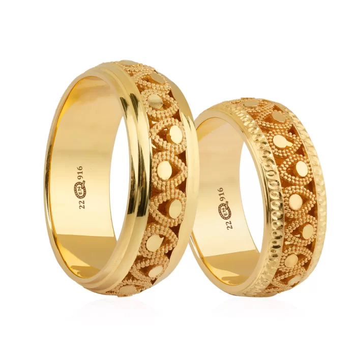 Drop Design Yellow Gold Wedding Ring Set