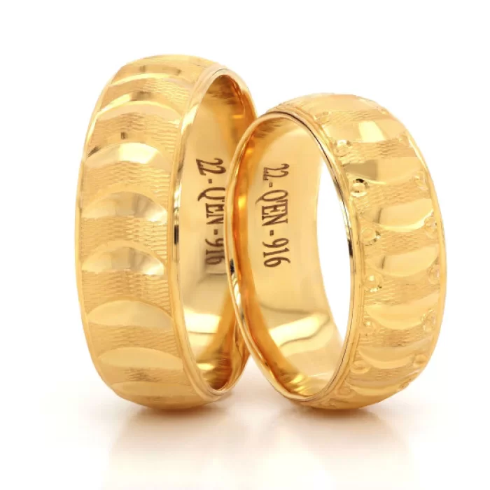Yellow Gold Crescent Patterned Wedding Ring For Set