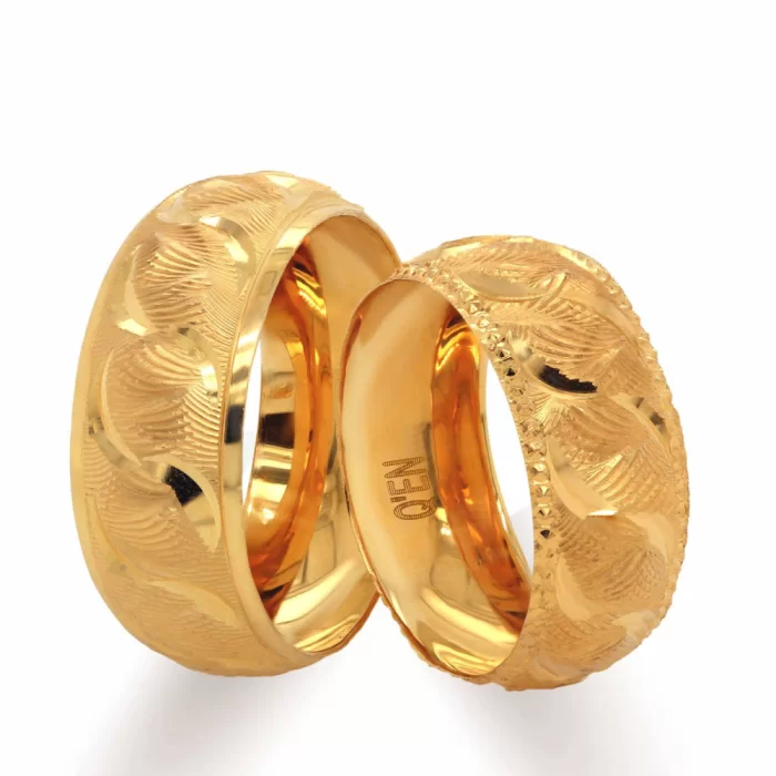 Shiny Gold Leaf Patterned Engagement Ring For Women