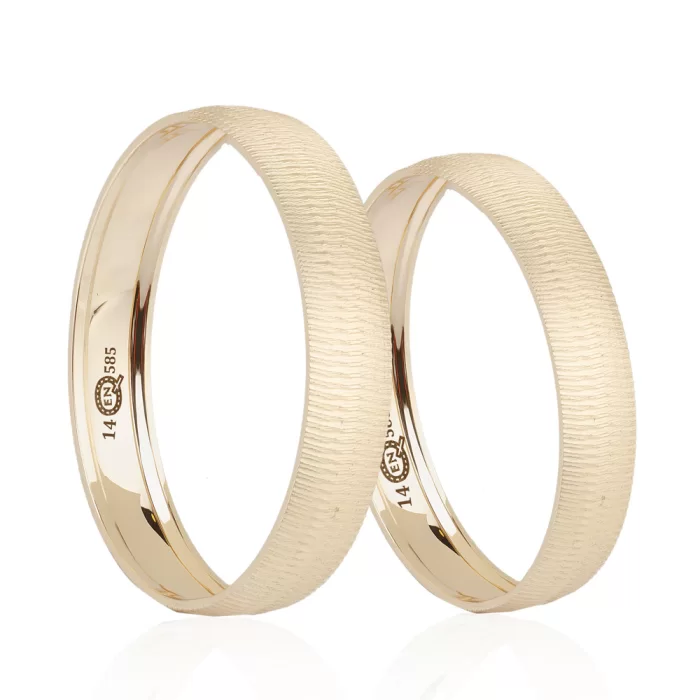 Patterned Yellow Gold Wedding Ring For Women