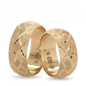 Yellow Gold Patterned Rhombus Design Engagement Ring For Women