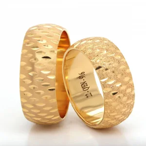 Small Leaf Patterned Engagement Ring For Women