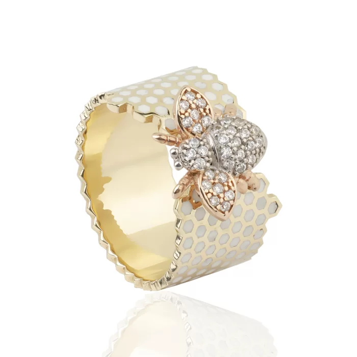 Honeycomb Patterned Bee Shape Detailed Phosphorous White Engagement Ring For Women