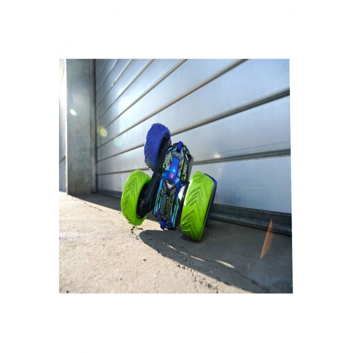 Nessiworld 201105010 RC Dickie Uzaktan Kumandalı Akrobatik Cyber Flip Araç