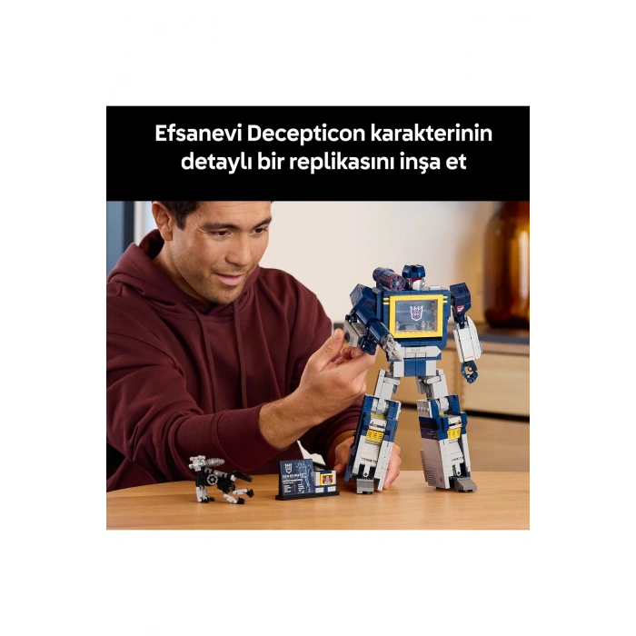 LEGO10358 Icons Transformers: Soundwave