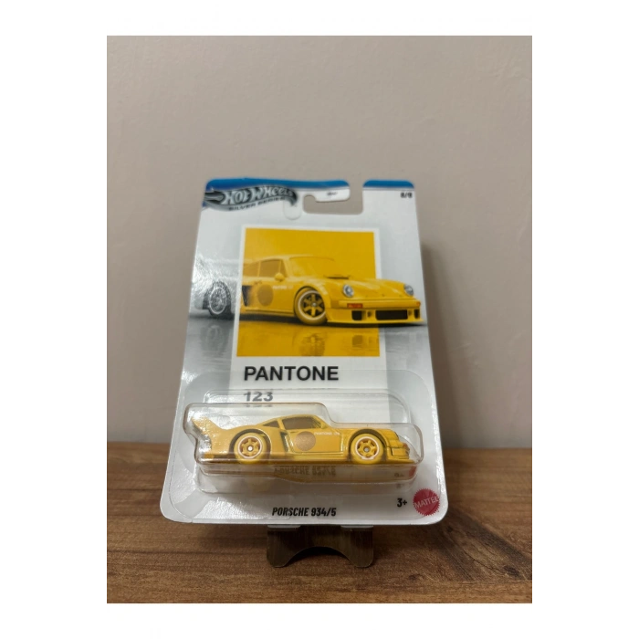 Porsche 934/5 Pantone Chase Model