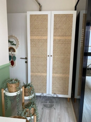 Bambu hazeranlı beyaz çok amaçlı dolap
