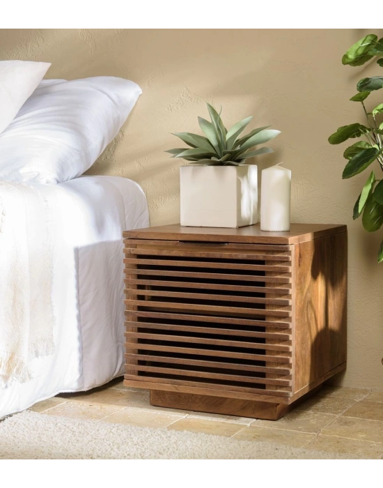 Ahşap ızgara kapaklı komodin