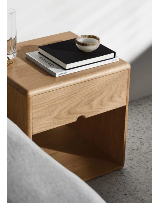 Ahşap tek çekmeceli geniş raflı komodin