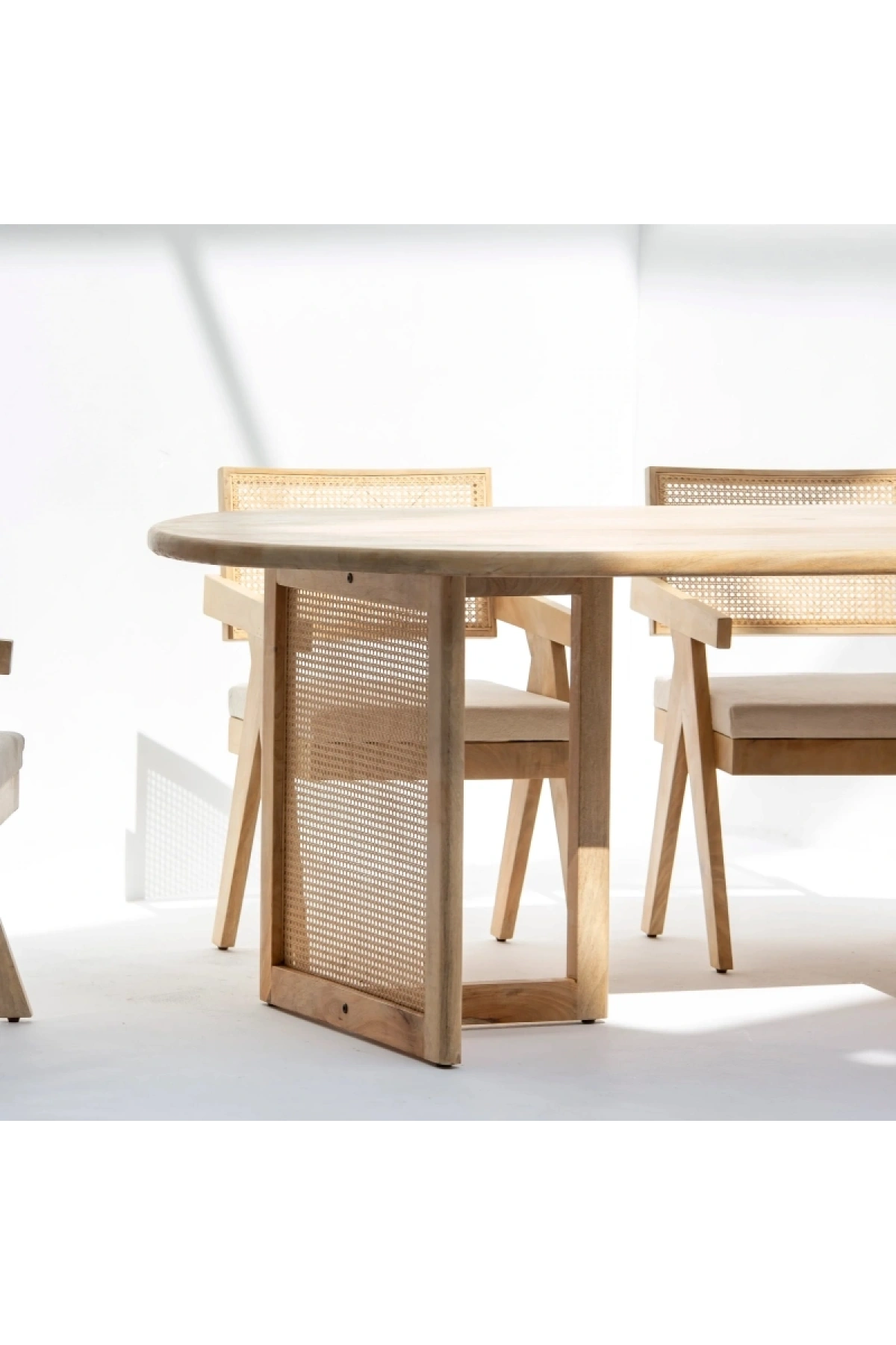 Evora Masif Ahşap Hazeran Detaylı Yemek Masası