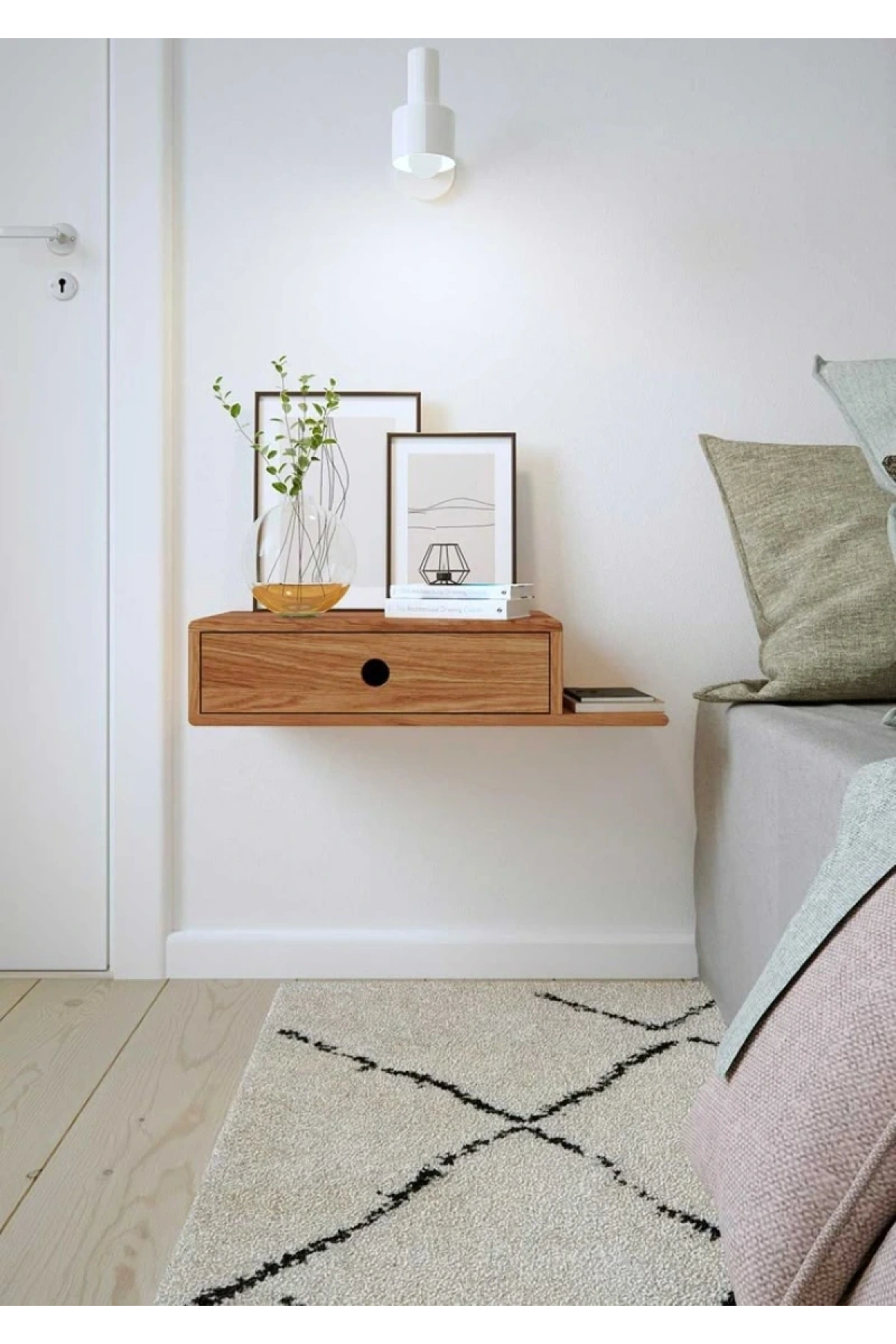 Ahşap çekmeceli raflı uçan komodin