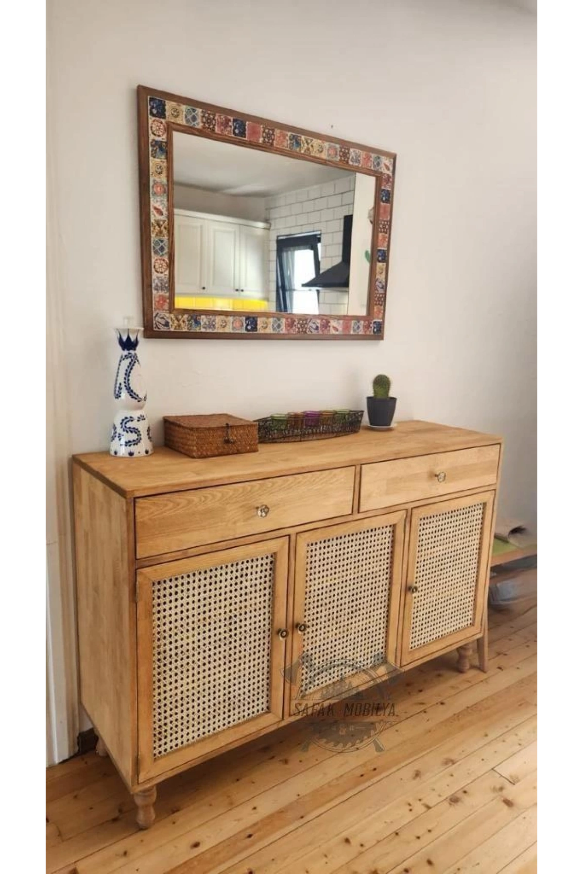 Ahşap doğal hazeranlı çam masif konsol dolap