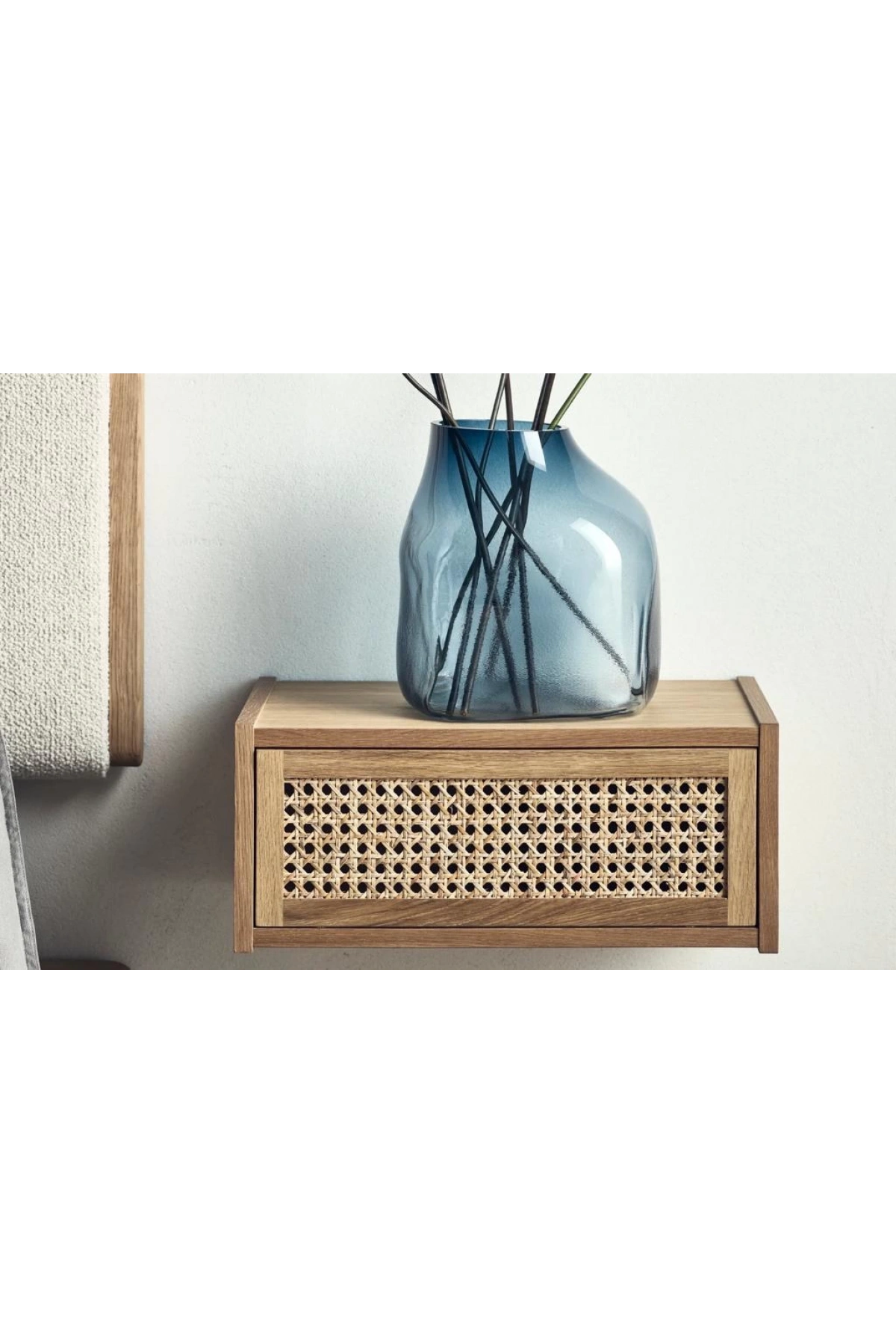 Hazeran Detaylı Doğal Masif Ahşap Uçan Komodin 40x20x30 cm