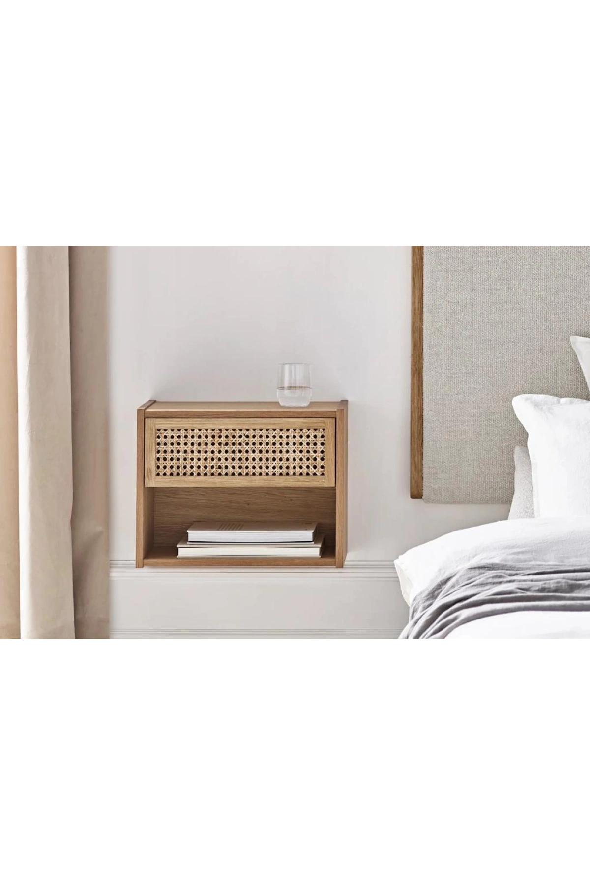 Masif Ahşap Doğal Hazeranlı Raflı Uçan Komodin 40x40x30 cm