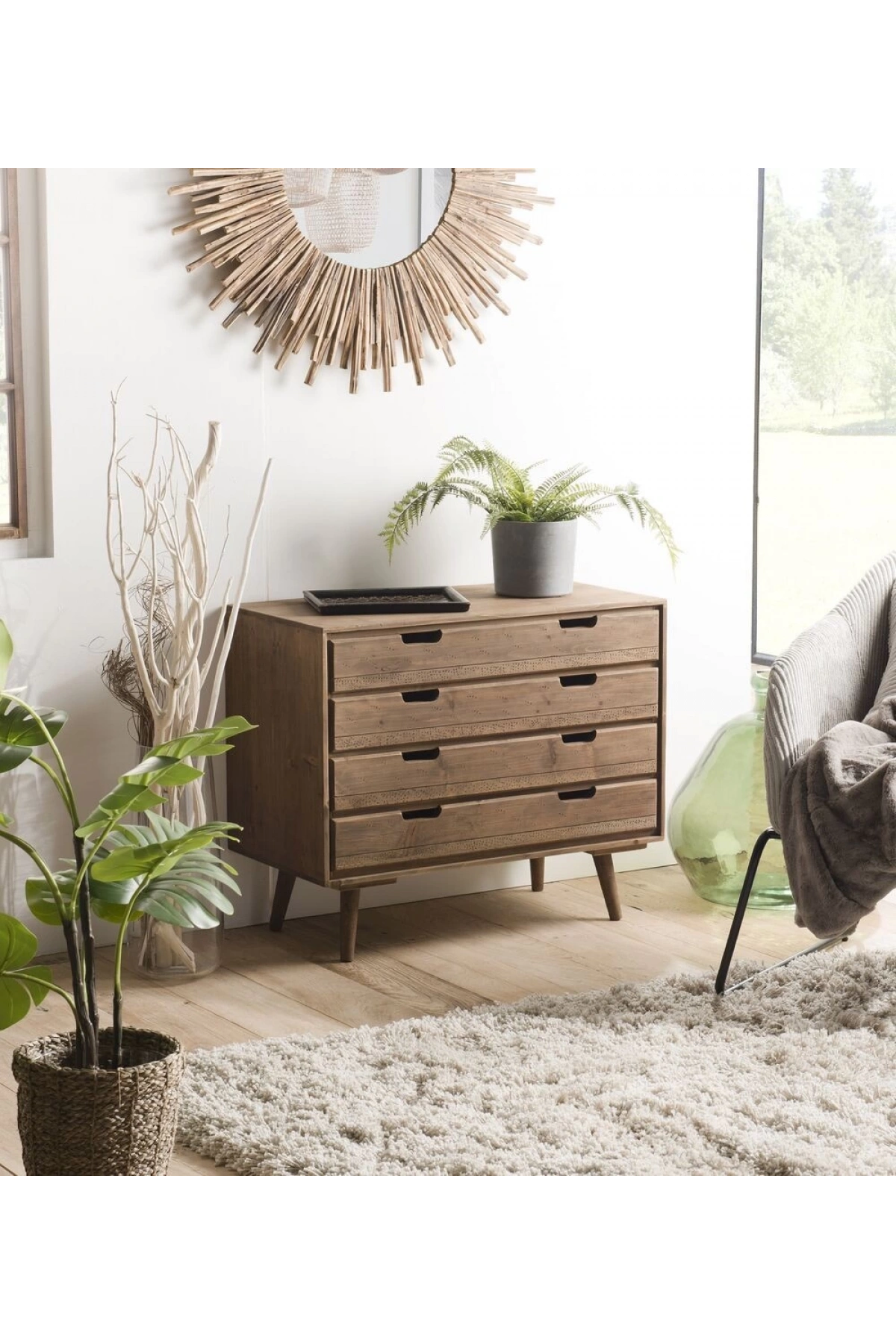 Cómoda vintage de madera maciza en modelo retro