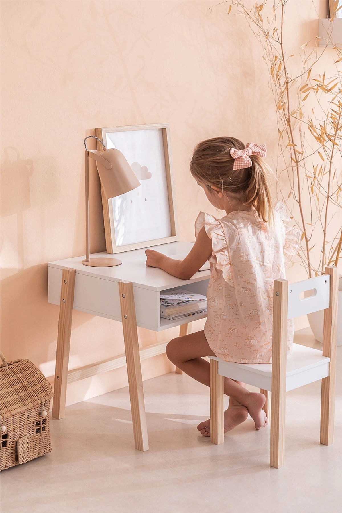 Basic Model Çocuk Çalışma Masası 63x50x50 cm