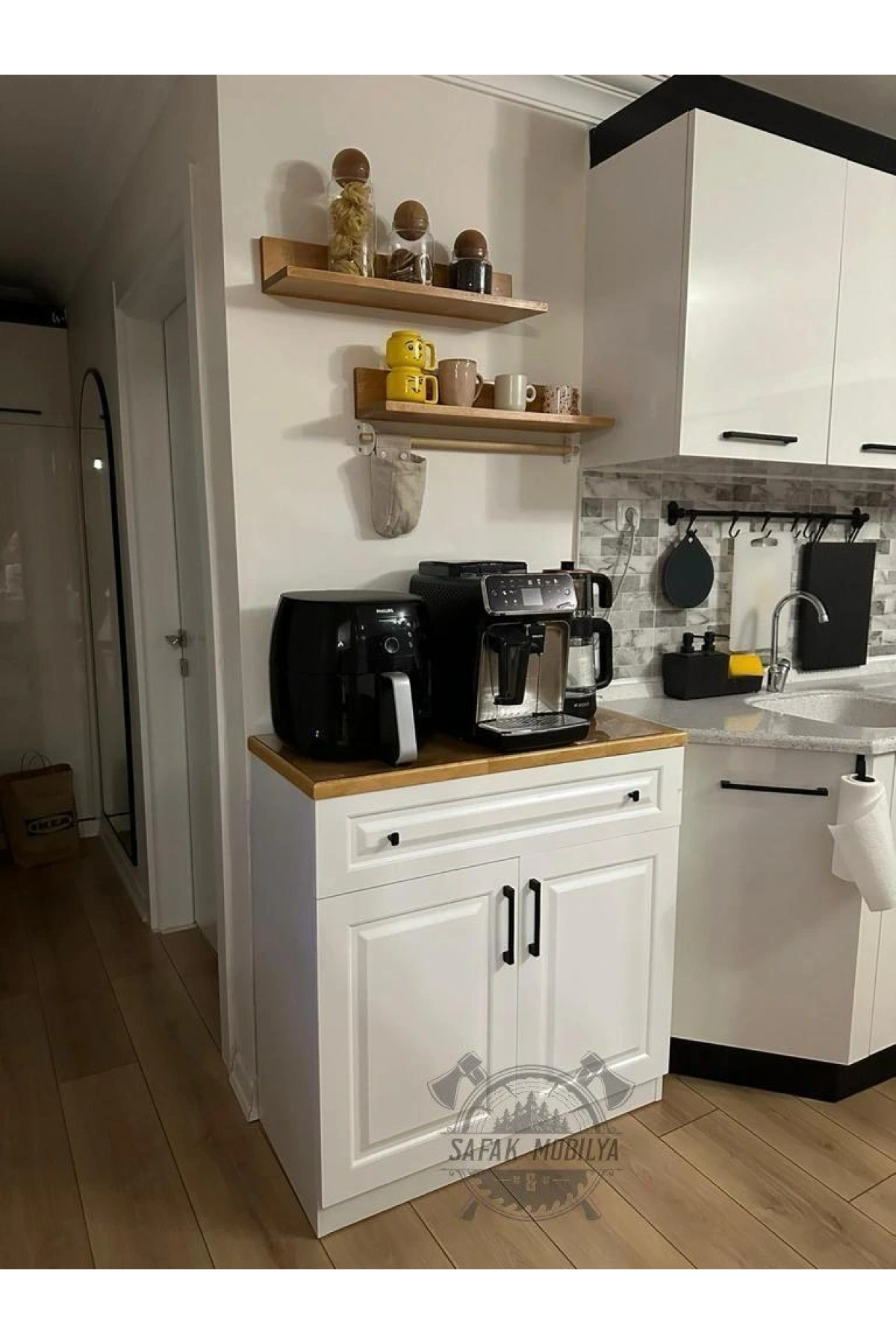 Mobile porta oggetti da caffè con dettagli in legno multifunzionale