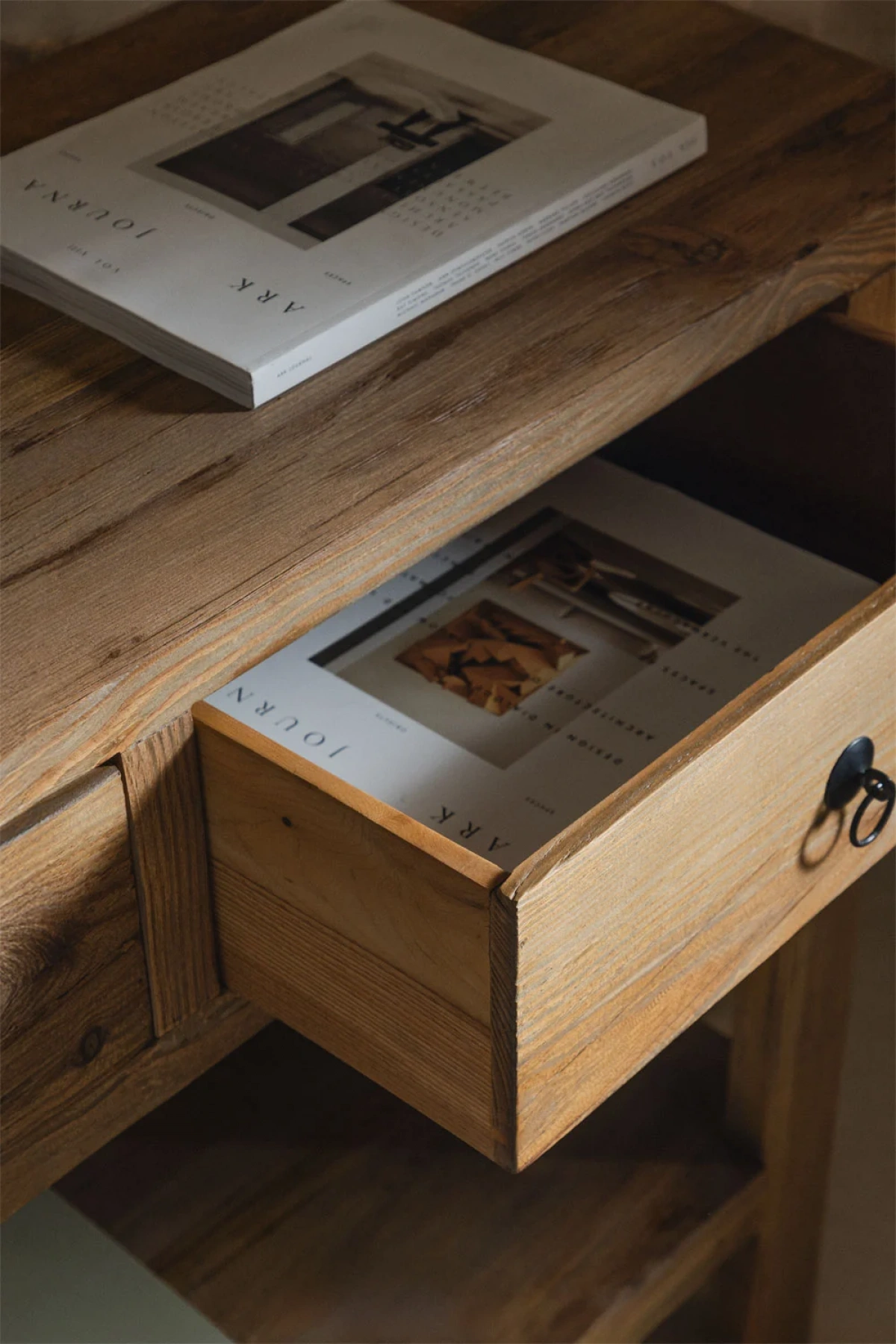 Delfino Massive Holzkonsole