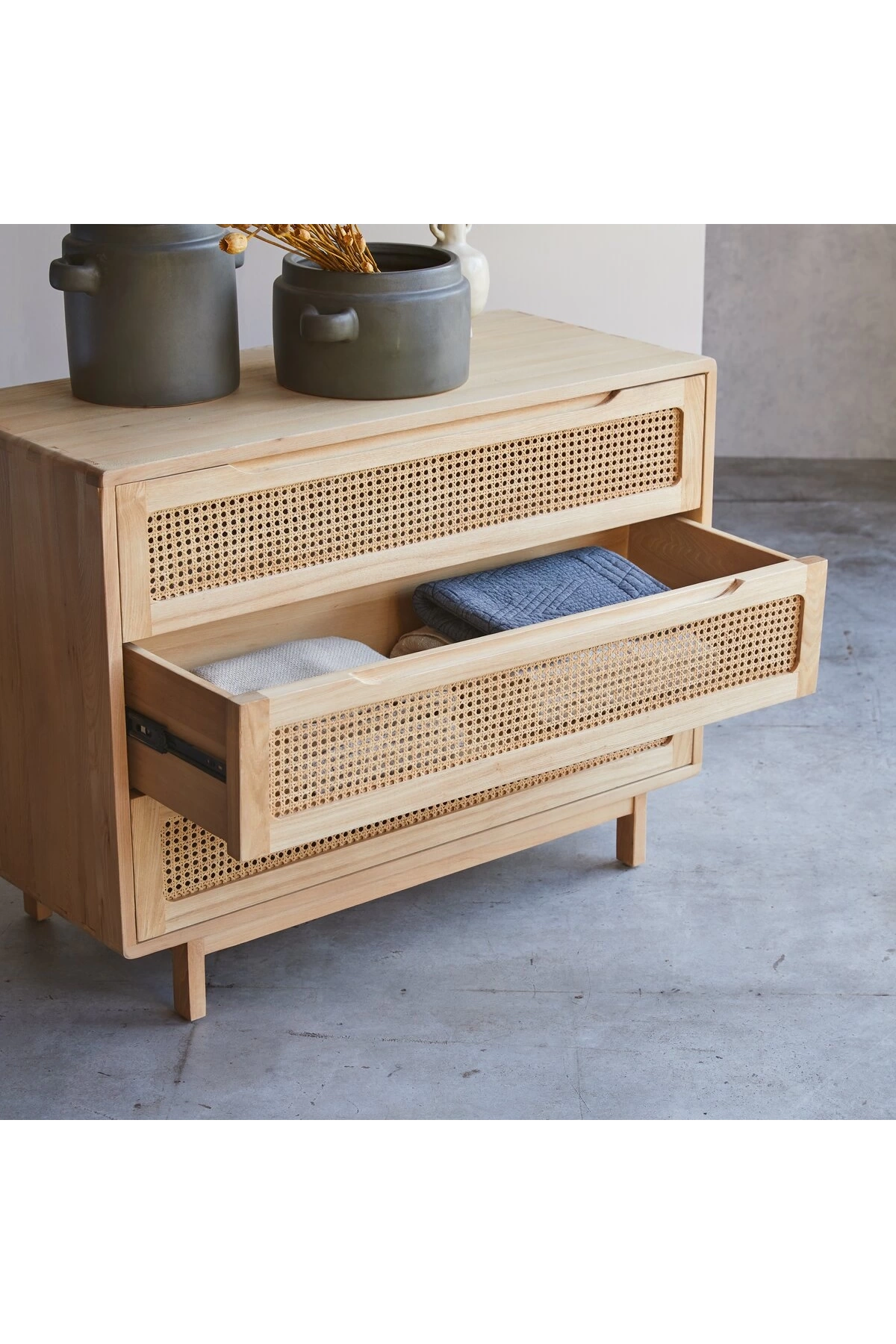 Luis Masif Ahşap Şifonyer