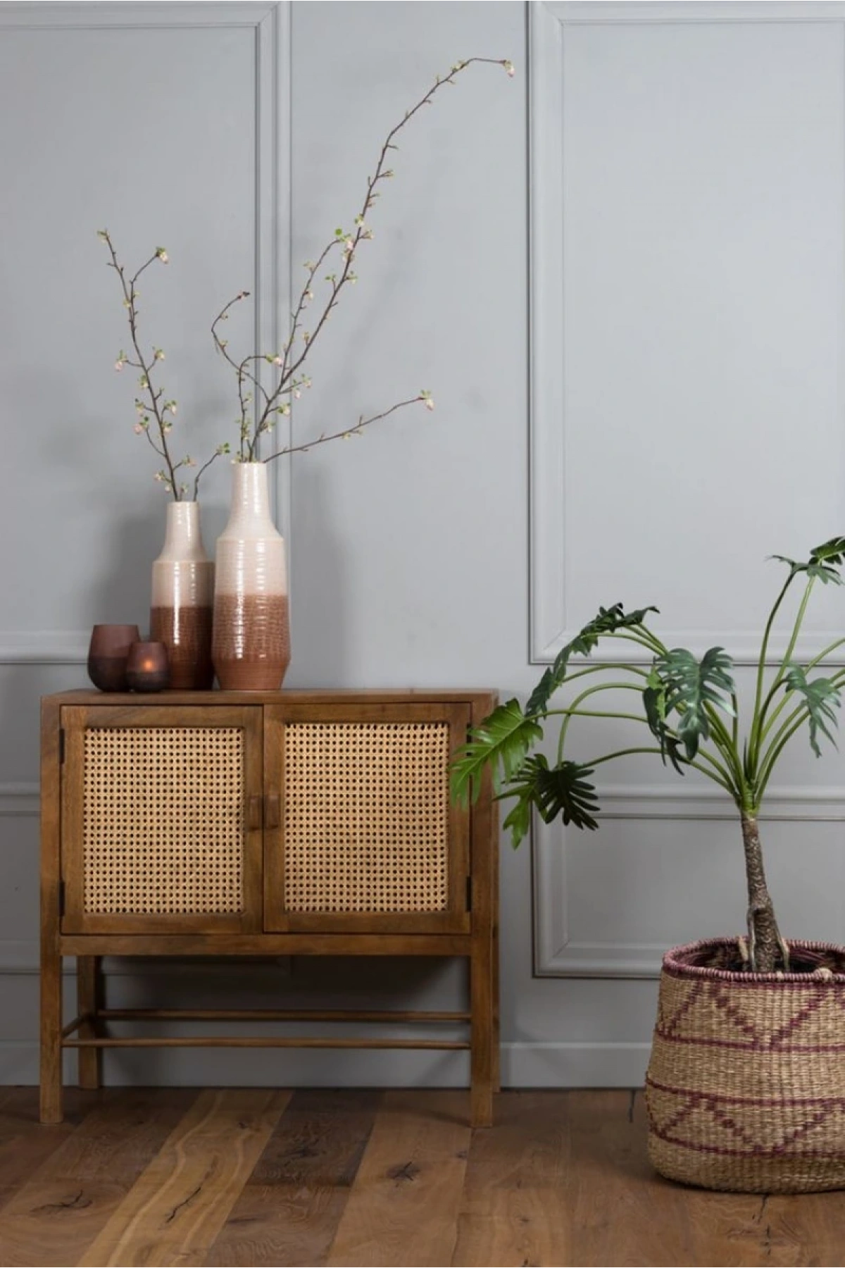 Hells Koyu Ceviz Renk Masif Ahşap Büfe, Dresuar 75x75x35 cm