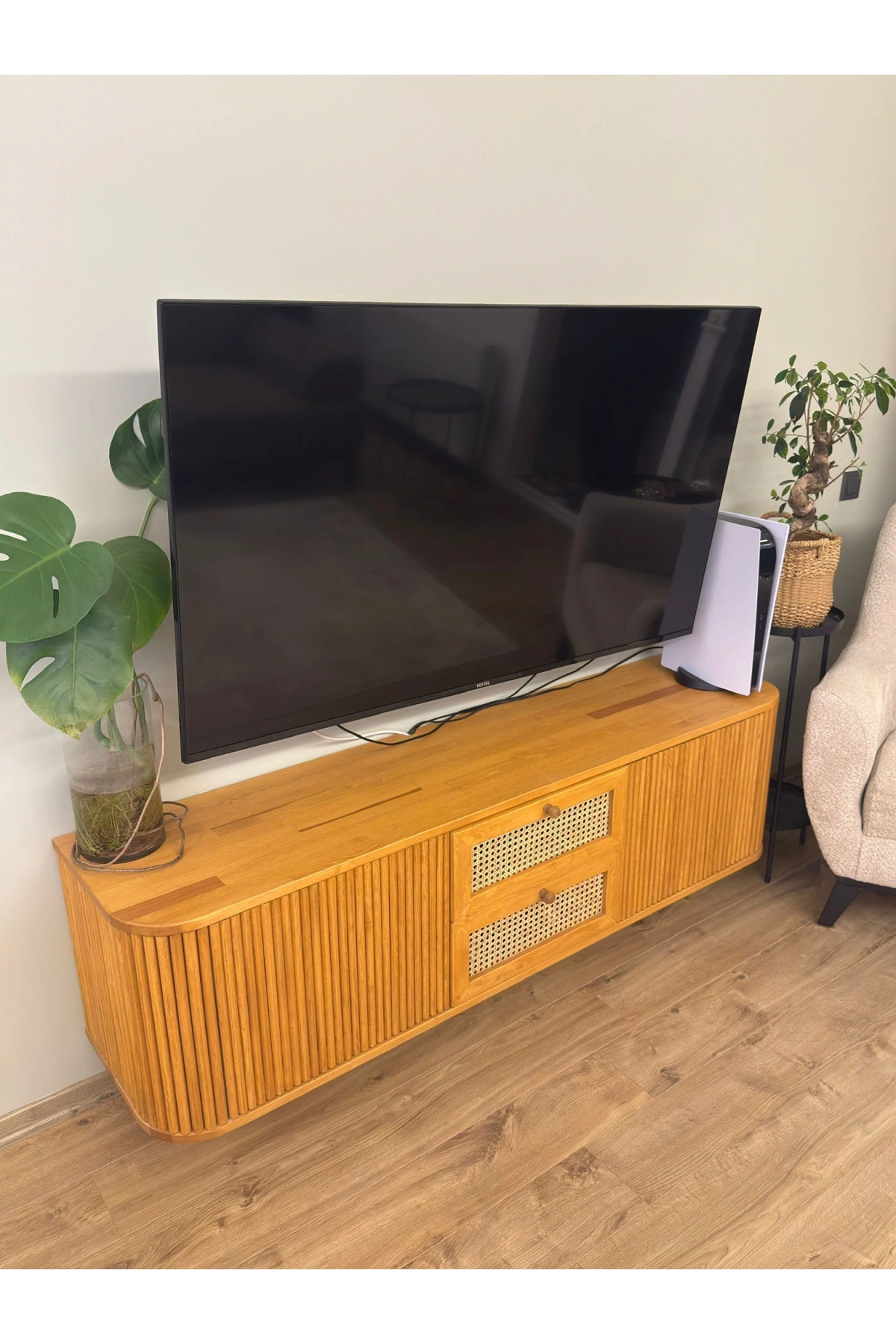 Loen Hazeran Detaylı Açık Ceviz Renk Masif Ahşap TV Ünitesi 170x35x35 cm
